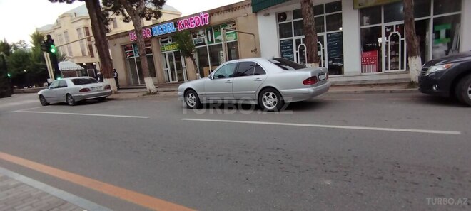 Mercedes E 270 2000, 346,000 km - 2.7 l - Qazax