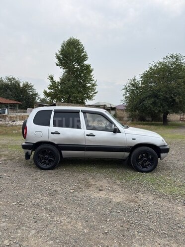 Chevrolet Niva 2005, 123,480 km - 1.7 l - Qazax