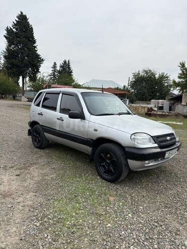 Chevrolet Niva 2005, 123,480 km - 1.7 l - Qazax