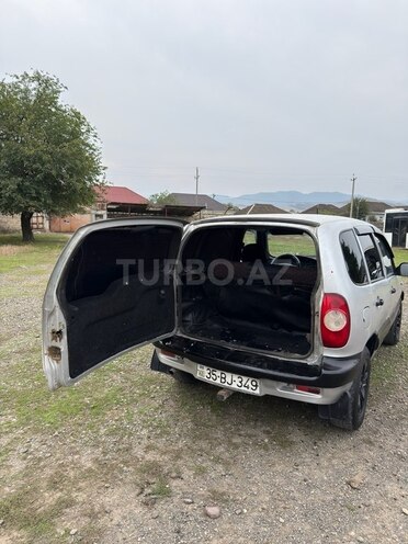 Chevrolet Niva 2005, 123,480 km - 1.7 l - Qazax