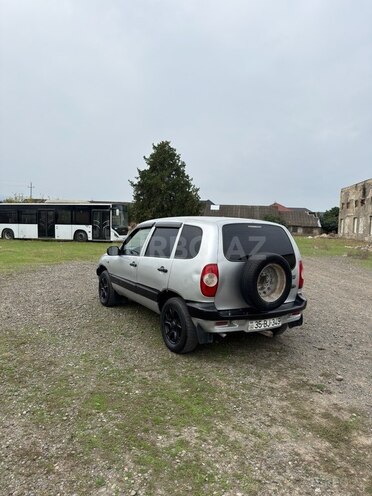 Chevrolet Niva 2005, 123,480 km - 1.7 l - Qazax