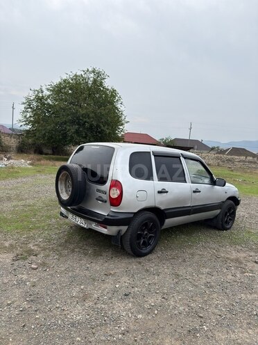 Chevrolet Niva 2005, 123,480 km - 1.7 l - Qazax