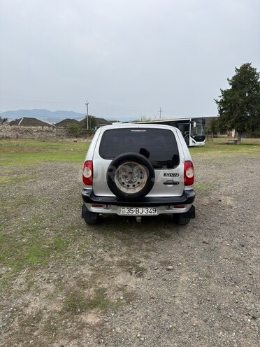Chevrolet Niva 2005, 123,480 km - 1.7 l - Qazax