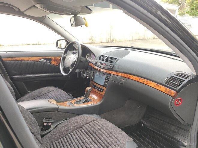 Mercedes E 320 2004, 264,000 km - 3.2 l - Bakı