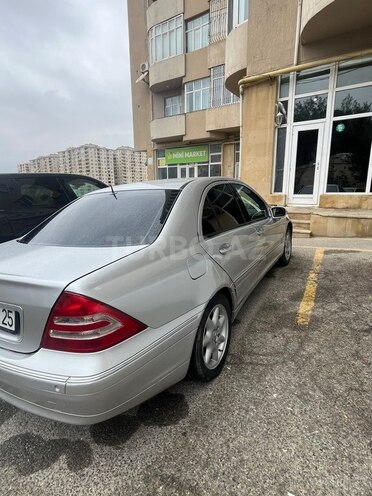 Mercedes C 240 2001, 371,225 km - 2.6 l - Salyan