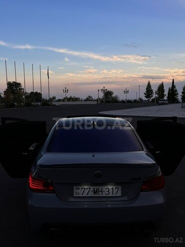 BMW 525 2006, 302,000 km - 2.5 l - Bakı