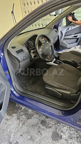 Opel Astra 2010, 301,200 km - 1.4 l - Şəki
