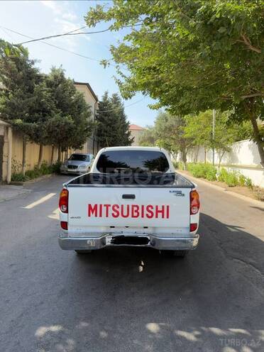 Mitsubishi L200 2015, 350,000 km - 2.5 л - Bakı