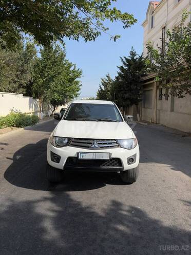 Mitsubishi L200 2015, 350,000 km - 2.5 л - Bakı