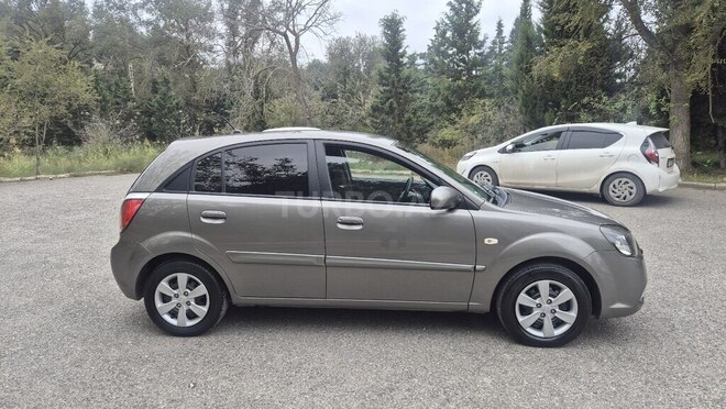Kia Rio 2011, 300,000 km - 1.4 l - Bakı
