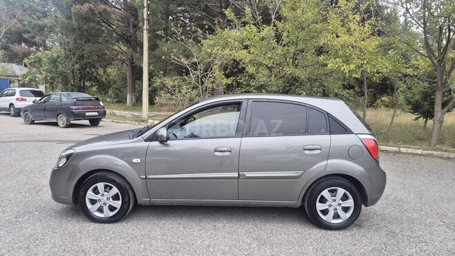 Kia Rio 2011, 300,000 km - 1.4 l - Bakı