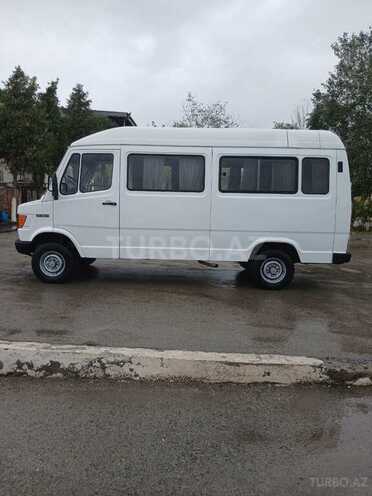 Mercedes 208 D 1990, 300,000 km - 2.3 л - Şirvan