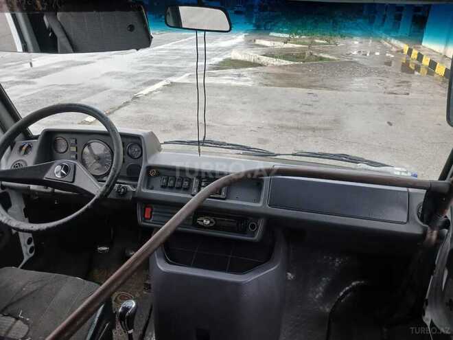 Mercedes 208 D 1990, 300,000 km - 2.3 л - Şirvan