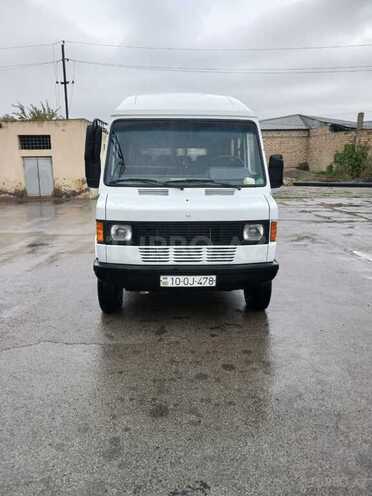 Mercedes 208 D 1990, 300,000 km - 2.3 л - Şirvan