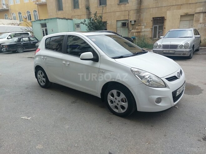 Hyundai i20 2011, 200,453 km - 1.4 l - Bakı