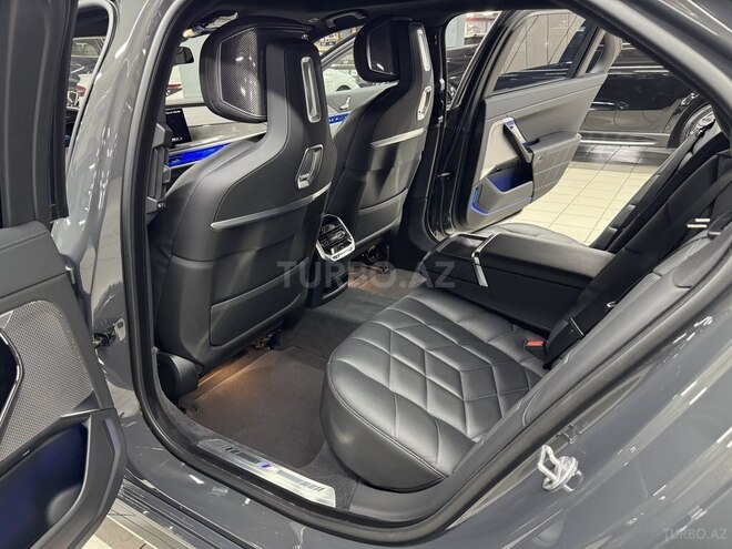 BMW i7 2023, 27,000 km - 0.0 l - Bakı