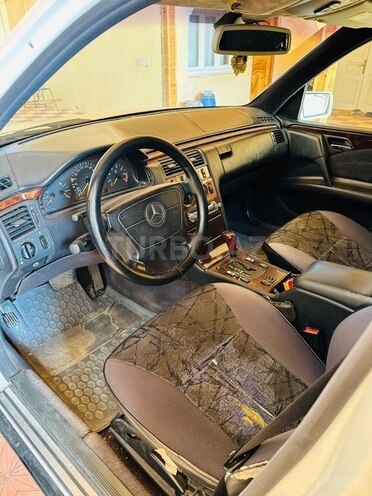 Mercedes E 280 4MATIC 1998, 418,000 km - 2.8 l - Şəmkir