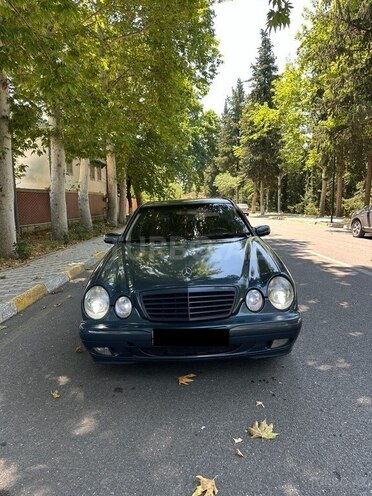Mercedes E 200 2001, 330,000 km - 2.2 l - Balakən