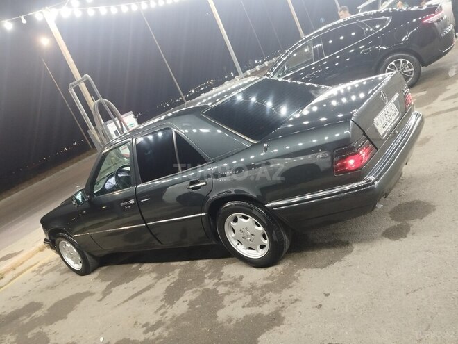 Mercedes E 250 1994, 431,018 km - 2.5 l - Bakı