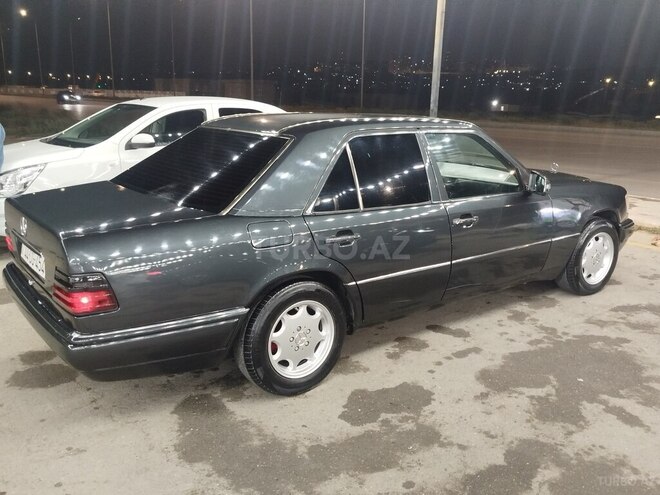 Mercedes E 250 1994, 431,018 km - 2.5 l - Bakı