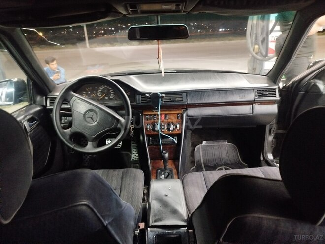 Mercedes E 250 1994, 431,018 km - 2.5 l - Bakı