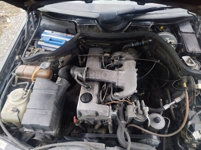 Mercedes E 250 1994, 431,018 km - 2.5 l - Bakı