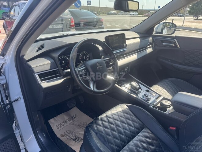 Mitsubishi Outlander 2024, 42,000 km - 2.5 l - Bakı