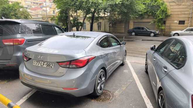Hyundai Elantra 2015, 200,750 km - 1.8 l - Bakı