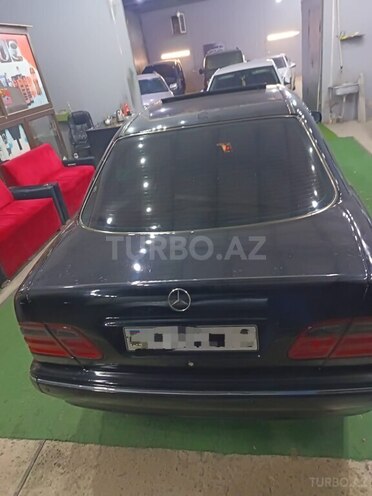 Mercedes E 270 2001, 400,000 km - 2.7 l - Bakı