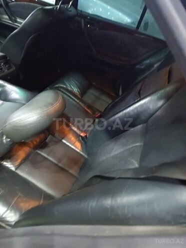 Mercedes E 270 2001, 400,000 km - 2.7 l - Bakı