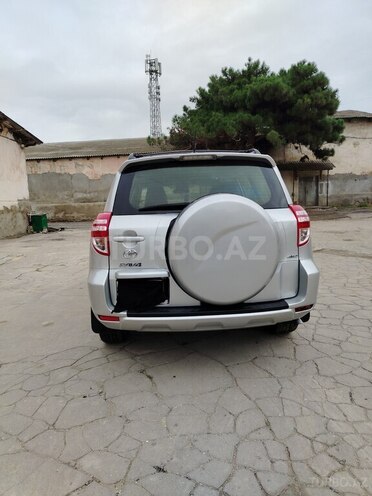 Toyota RAV4 2011, 260,000 km - 2.5 l - Babək
