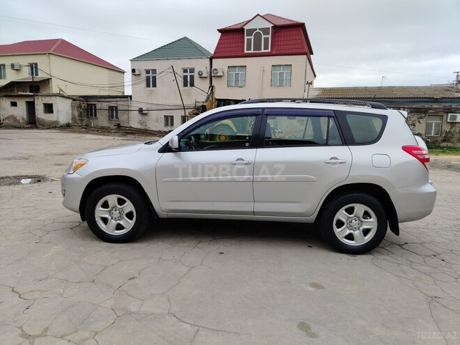 Toyota RAV4 2011, 260,000 km - 2.5 l - Babək