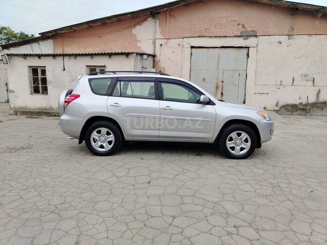 Toyota RAV4 2011, 260,000 km - 2.5 l - Babək