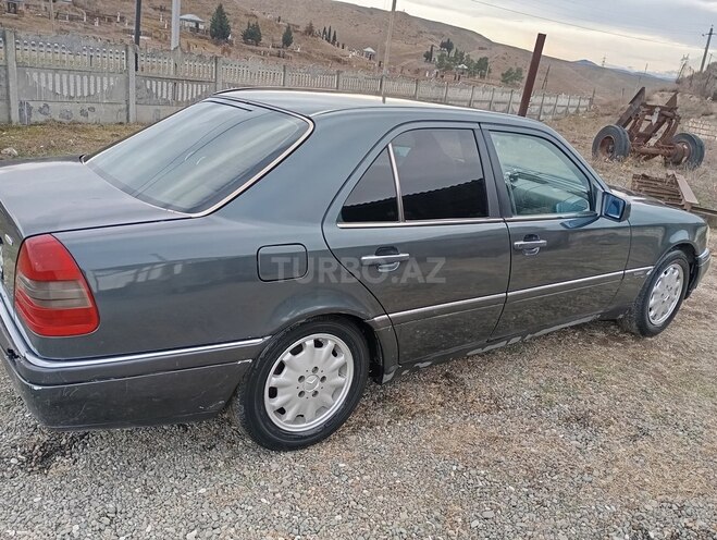 Mercedes C 220 1995, 456,125 km - 2.2 l - Qazax