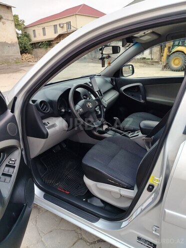 Toyota RAV4 2011, 260,000 km - 2.5 l - Babək