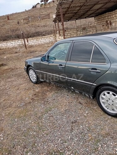 Mercedes C 220 1995, 456,125 km - 2.2 l - Qazax