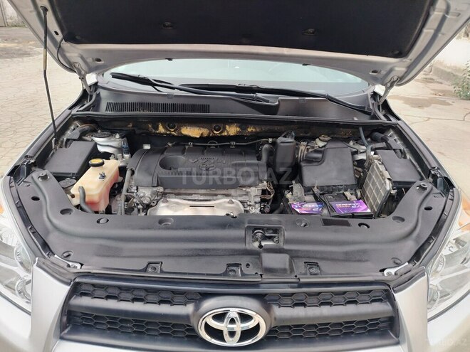 Toyota RAV4 2011, 260,000 km - 2.5 l - Babək