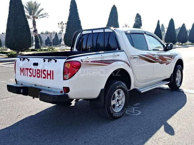 Mitsubishi L200 2011, 465,000 km - 2.5 l - Gəncə