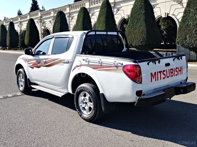 Mitsubishi L200 2011, 465,000 km - 2.5 l - Gəncə