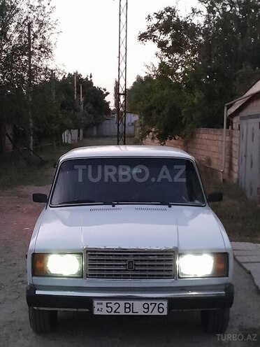 LADA (VAZ) 2107 2004, 73,000 km - 1.6 l - Salyan