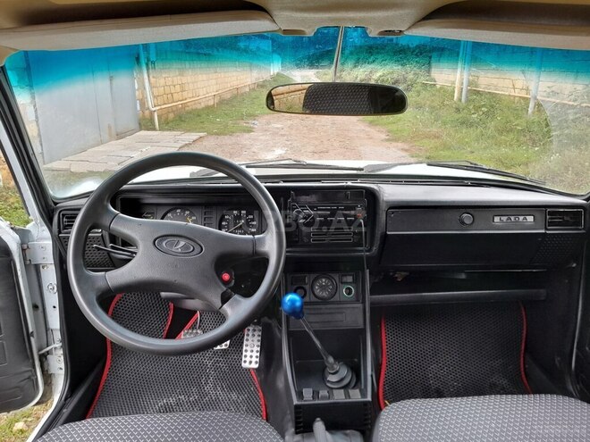 LADA (VAZ) 2107 2004, 73,000 km - 1.6 l - Salyan
