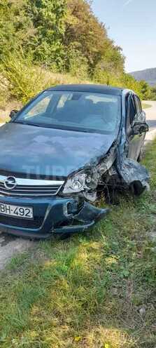 Opel Astra 2007, 320,000 km - 1.4 л - Qusar
