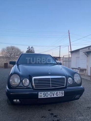 Mercedes E 230 1996, 200,000 km - 2.3 l - Salyan
