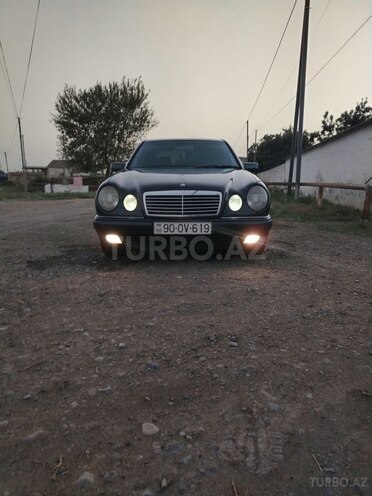 Mercedes E 230 1996, 200,000 km - 2.3 l - Salyan