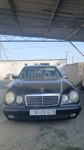 Mercedes E 230 1996, 200,000 km - 2.3 l - Salyan