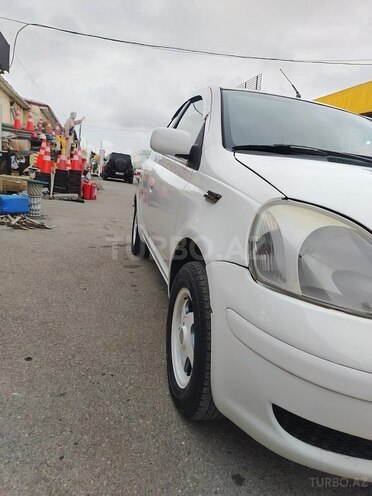 Toyota Vitz 2002, 299,000 km - 1.0 l - Bakı