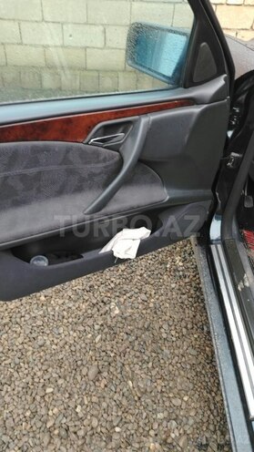 Mercedes E 230 1996, 200,000 km - 2.3 l - Salyan