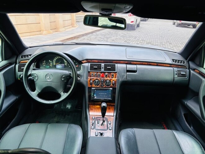 Mercedes E 220 2001, 320,000 km - 2.2 l - İmişli