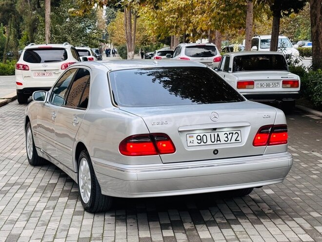 Mercedes E 220 2001, 320,000 km - 2.2 l - İmişli