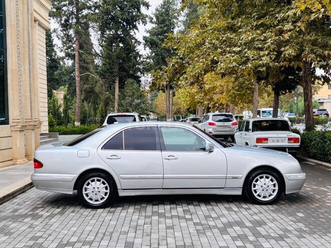Mercedes E 220 2001, 320,000 km - 2.2 l - İmişli